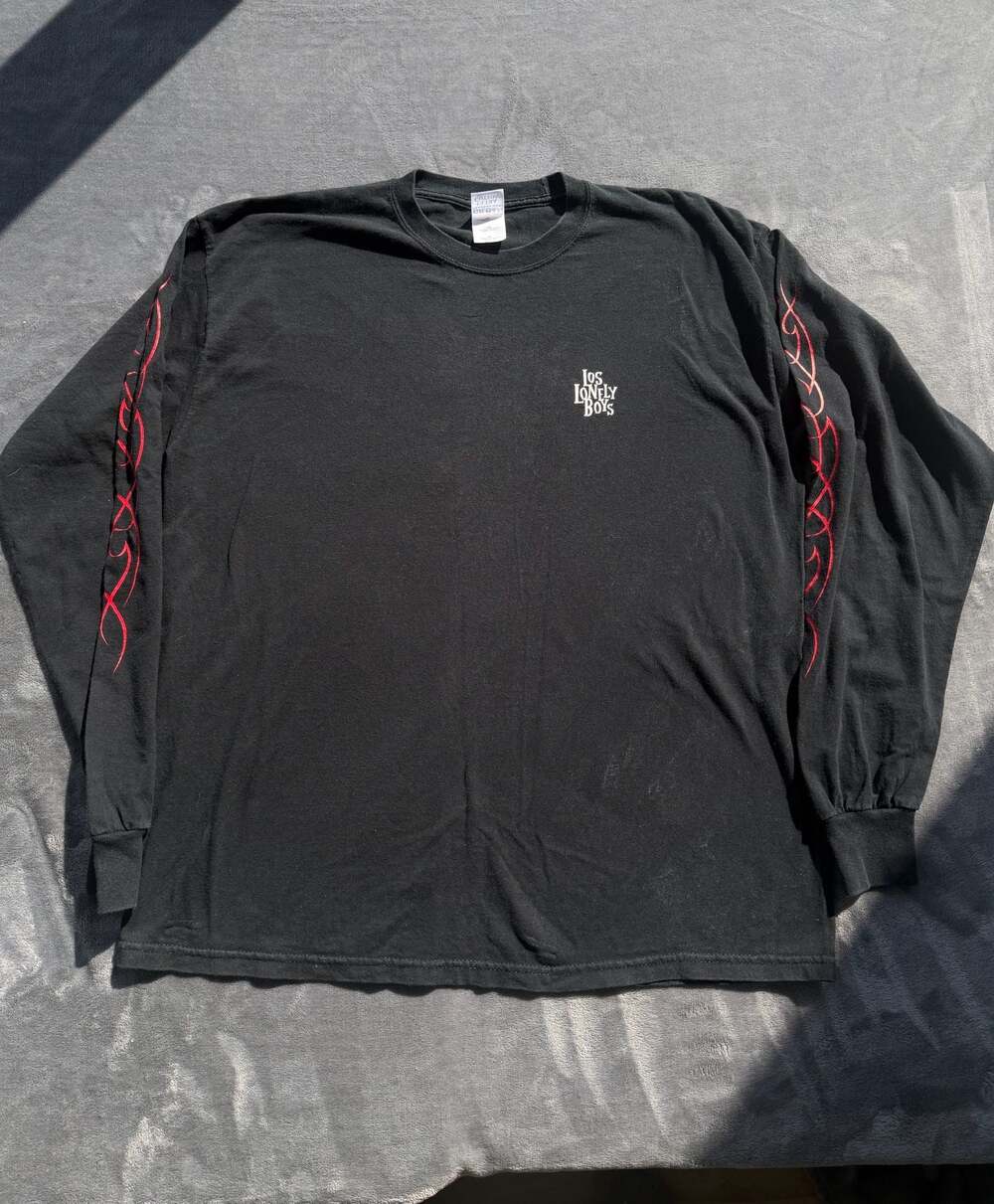 Vintage Los Lonely Boys Band Long Sleeve T-Shirt Black Red Flame Sleeves XL